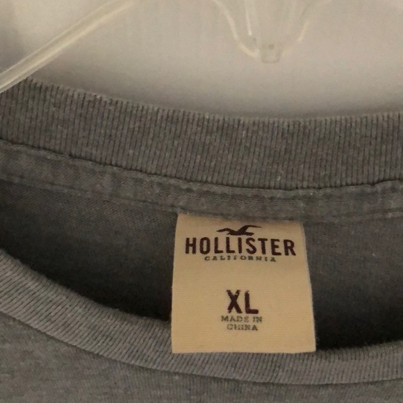Hollister gray tshirt - Picture 2 of 2